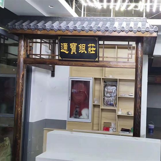 武汉木雕厂家-武汉木雕中式实木镂空花格仿古门窗雕花板屏风隔断加工案例