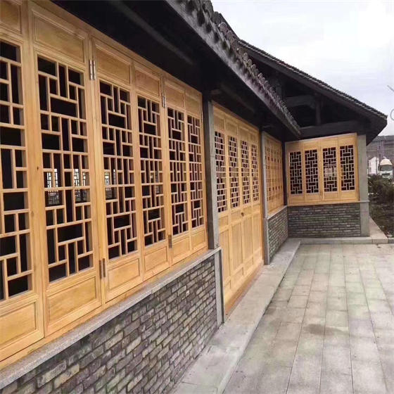 武汉木雕中式实木镂空花格-武汉木雕门窗雕花板屏风隔断加工案例