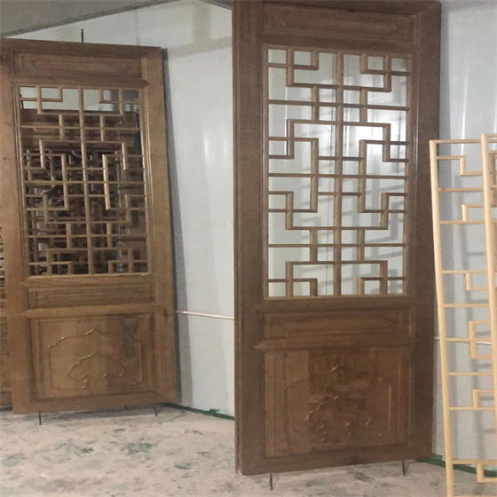 武汉木雕中式实木镂空花格-武汉加工厂商仿古门窗雕花板屏风隔断加工案例